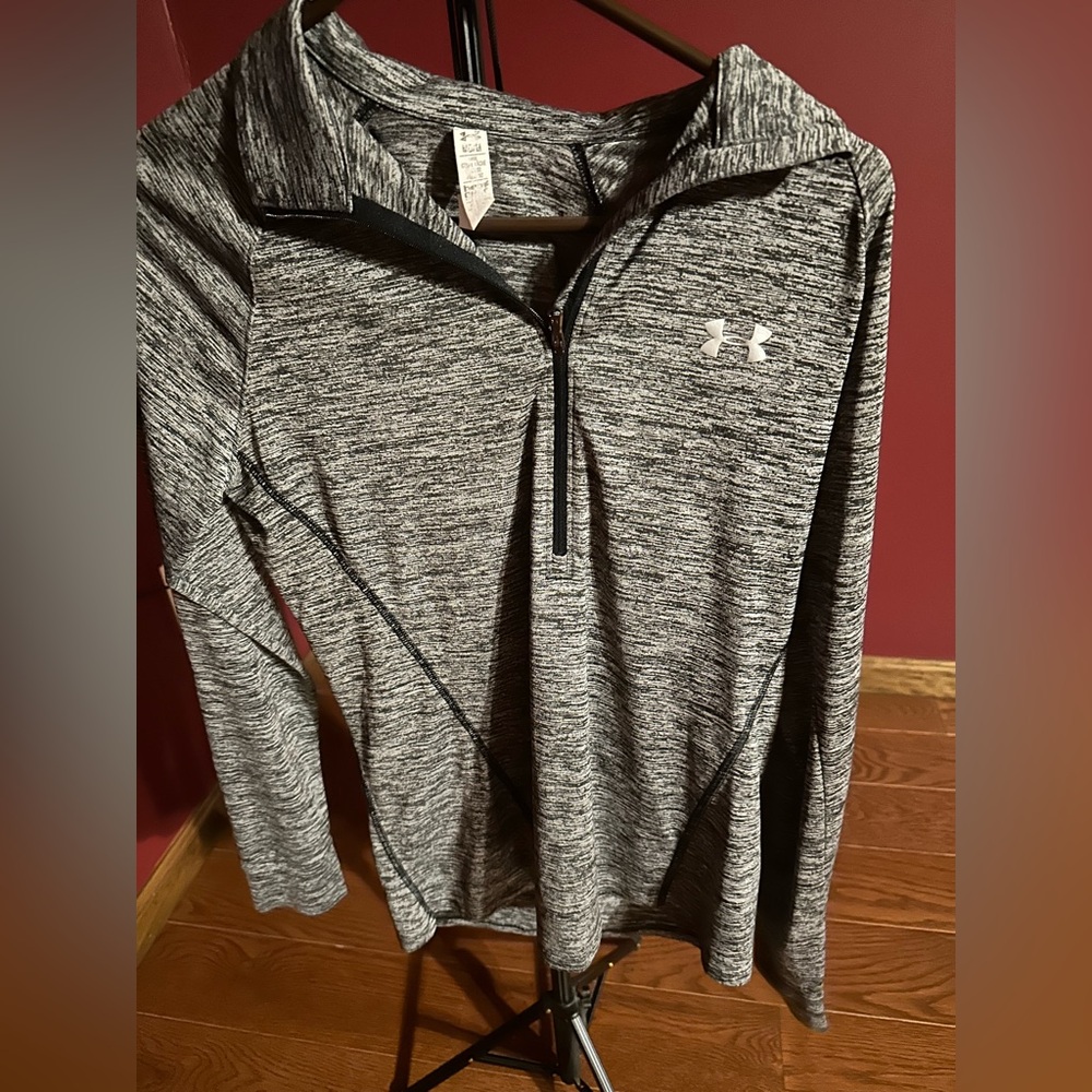Under armour size medium quarter zip